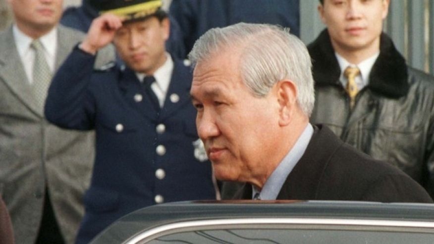 tong thong Han Quoc lien tiep dinh be boi anh 4