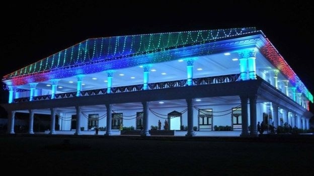 'Cung dien' 7,3 trieu USD cua quan chuc An gay phan no hinh anh