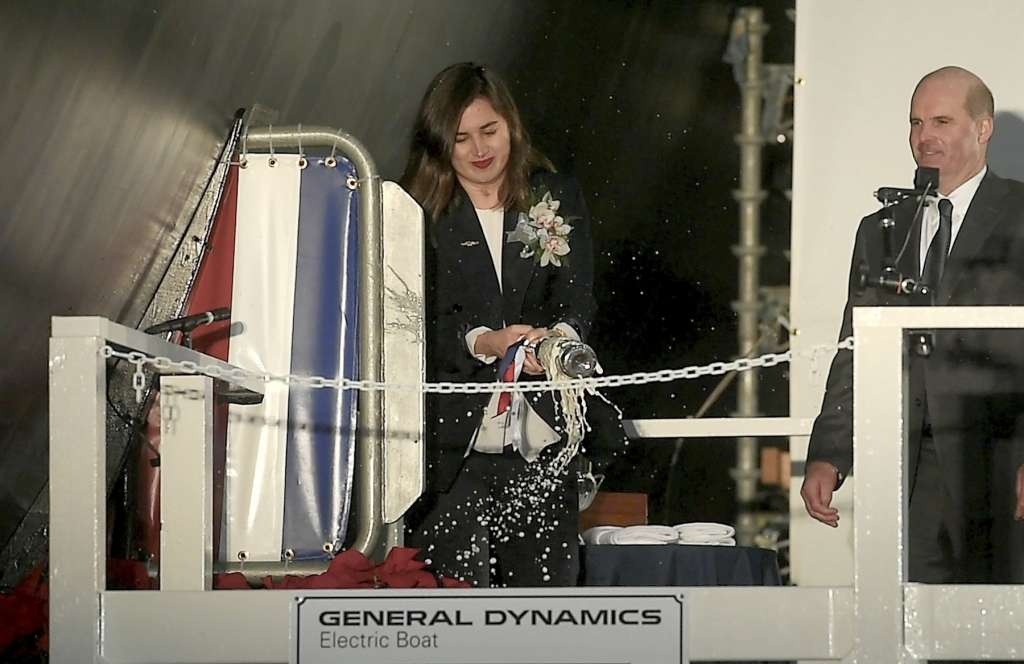 Tau ngam lop Virginia cua My anh 1