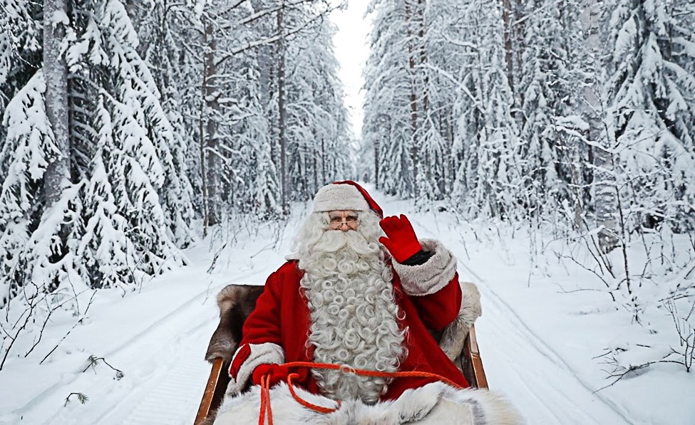 Xu so ong gia Noel tat bat nhan thu truoc Giang sinh hinh anh