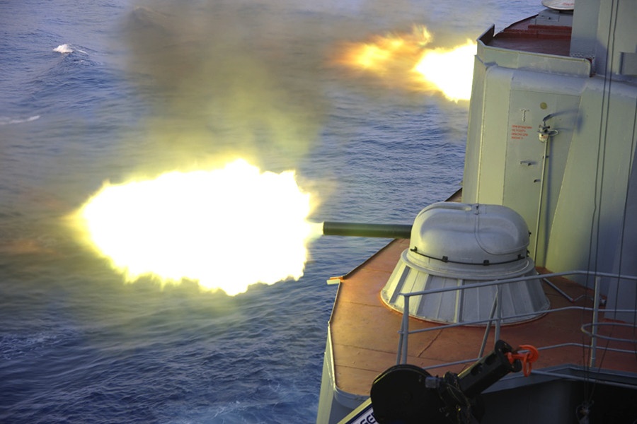 Tau chien Nga - An pho dien hoa luc trong tap tran chung hinh anh