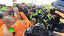 Toan canh vu be boi tai ngoi chua quyen luc nhat Thai Lan hinh anh