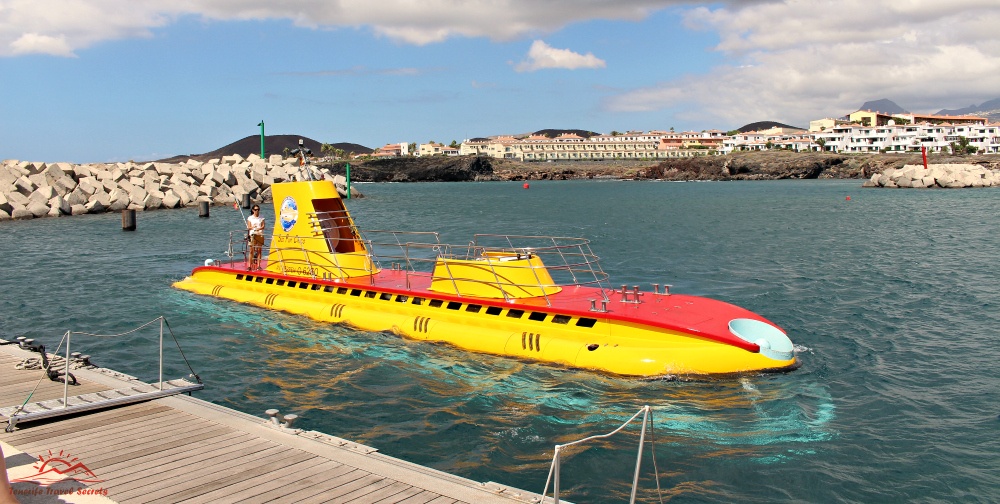 Tham quan day bien bang tau ngam du lich hinh anh