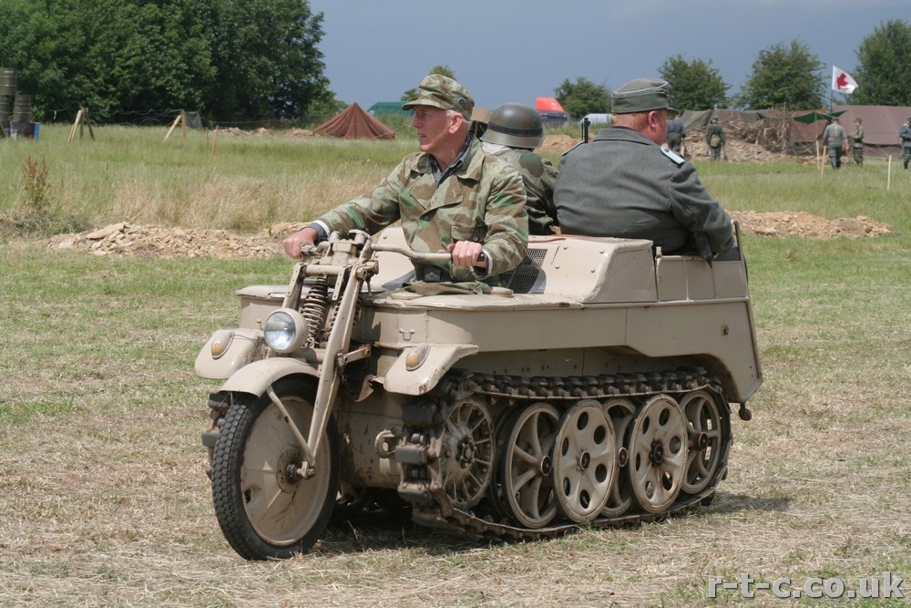 Moto lai xe tang doc nhat vo nhi tren the gioi hinh anh