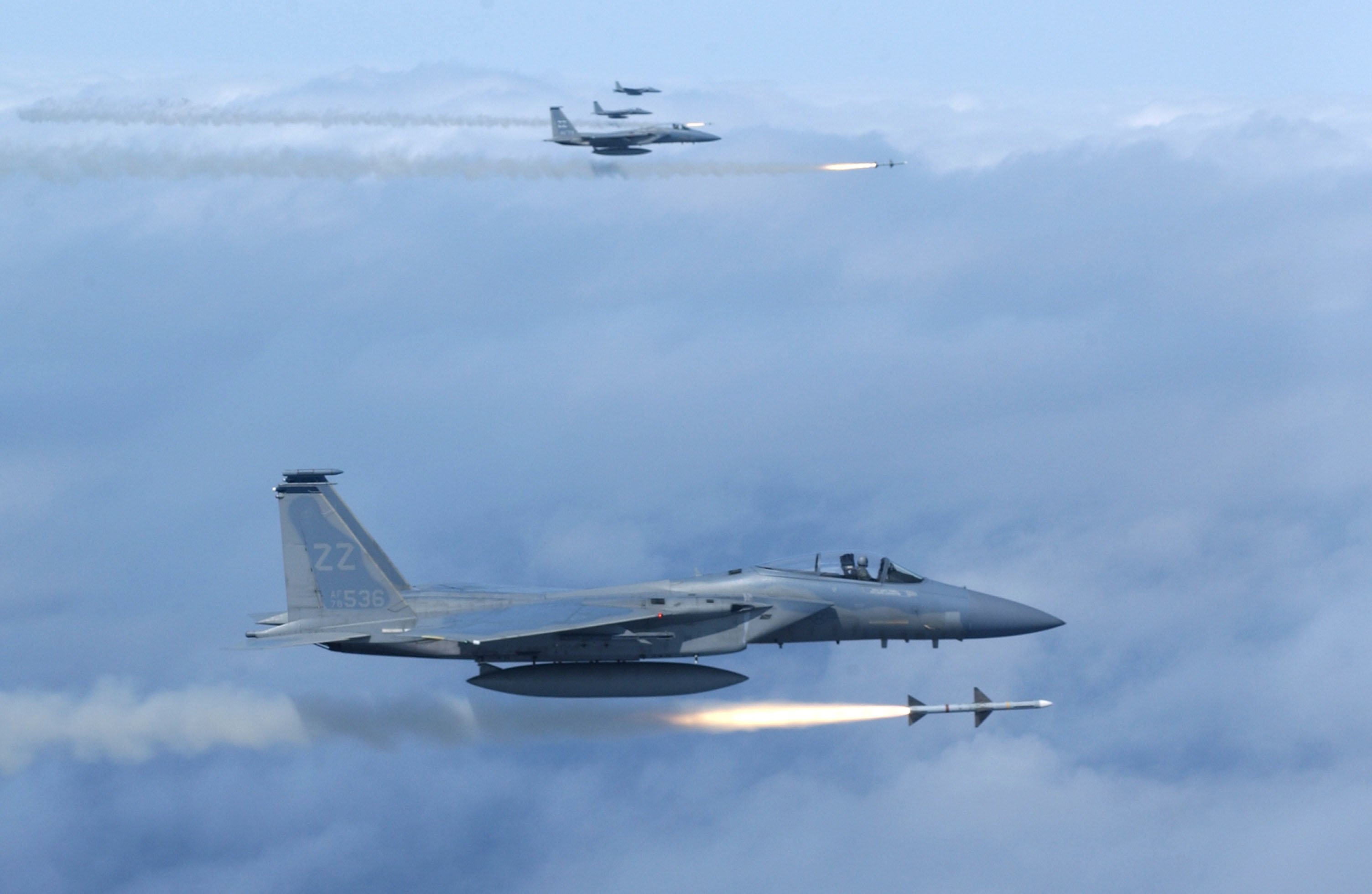 My ngung hoat dong F-15 anh 5