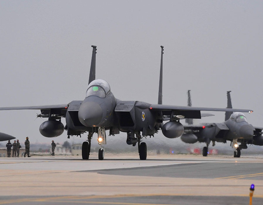 100 may bay My-Han tap tran trong luc cang thang voi Trieu Tien hinh anh