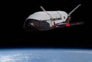 Su menh bi an cua X-37B trong khong gian hinh anh