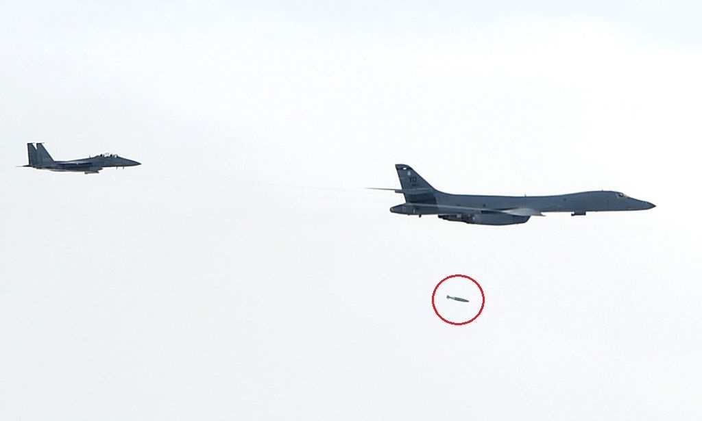 My - Han tap tran,  Trieu Tien de doa bung no chien tranh hat nhan anh 5