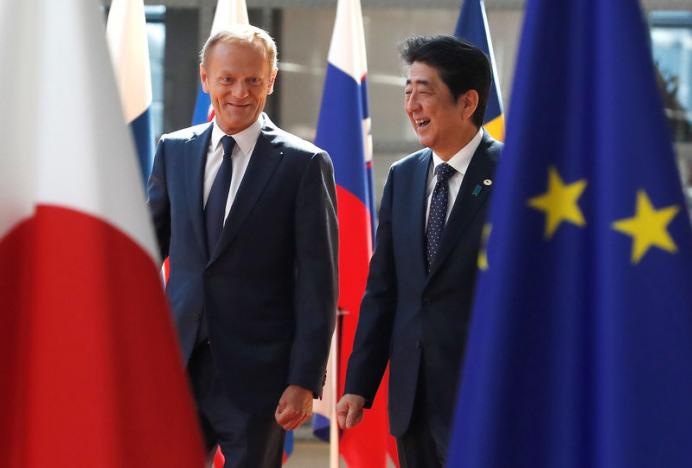 EU - Nhat 'doi xe hoi lay pho mai', My thiet thoi dung ngoai hinh anh