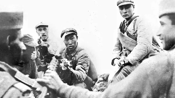 Binh si Trung Quoc tran sang bien gioi An Do 55 nam truoc hinh anh