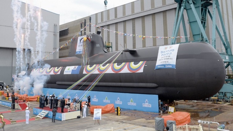 Han Quoc ha thuy tau ngam toi tan giua luc cang thang voi Trieu Tien hinh anh