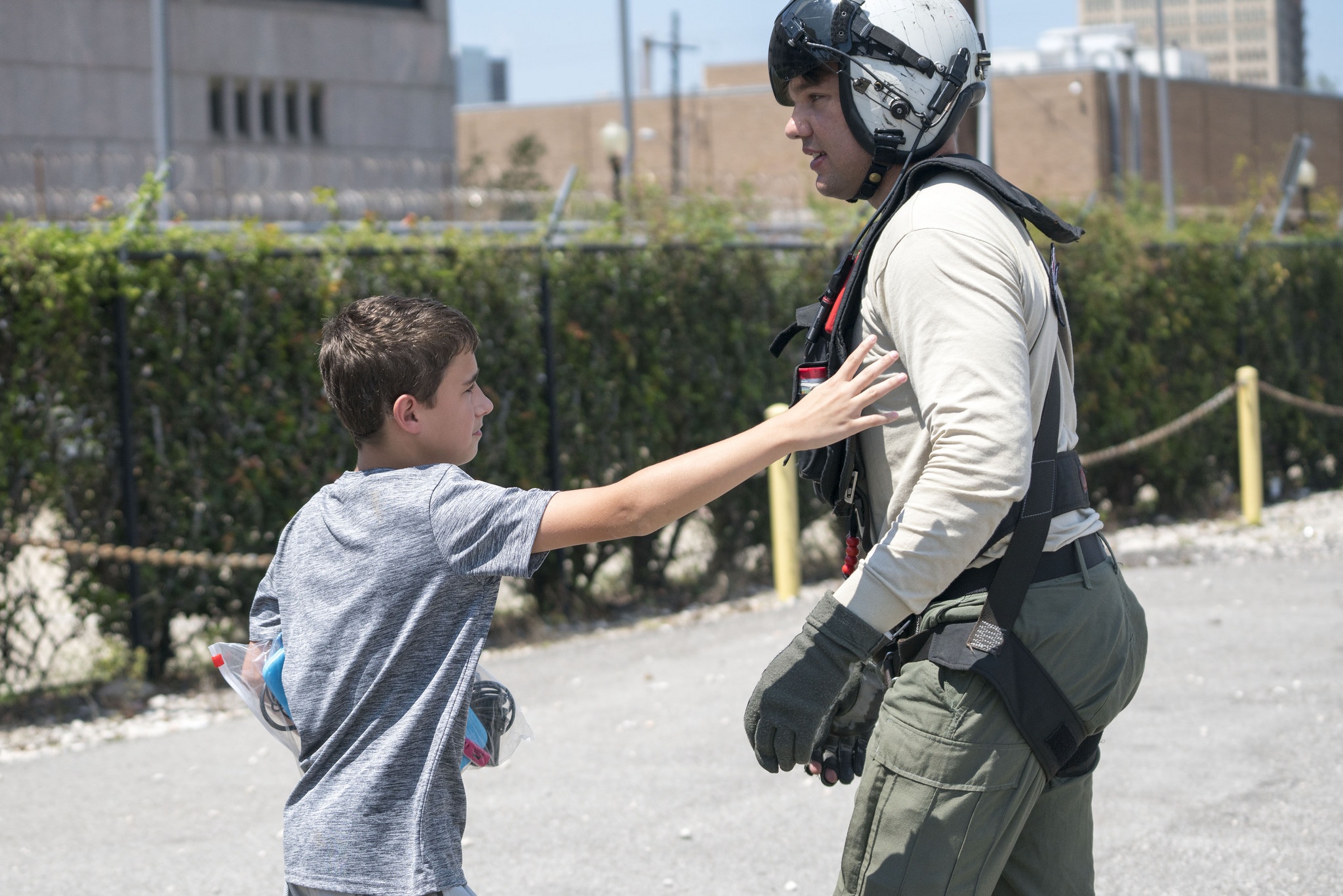 Quân đội Mỹ cứu trợ lụt bão ảnh 4 Quan doi My cuu tro lut bao anh 4