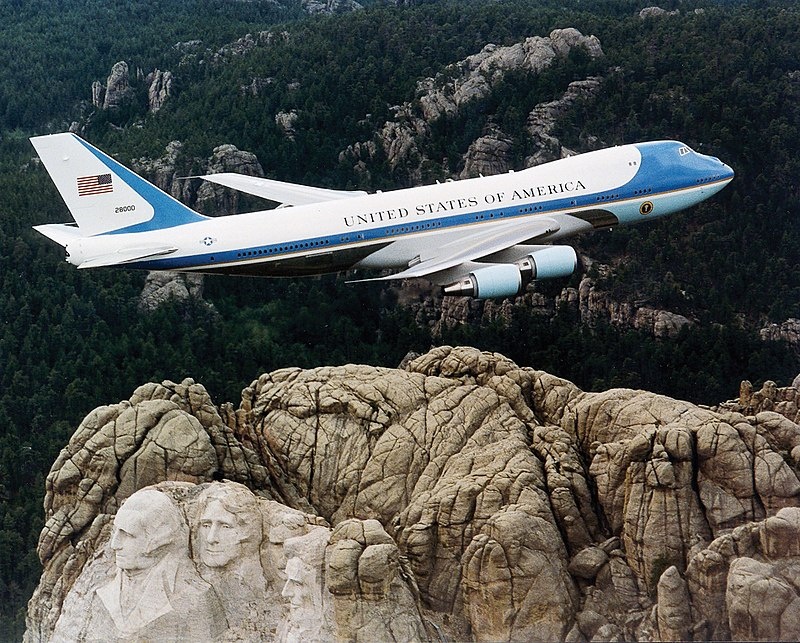 Air Force One cua ong Trump duoc bao ve nhu the nao? hinh anh