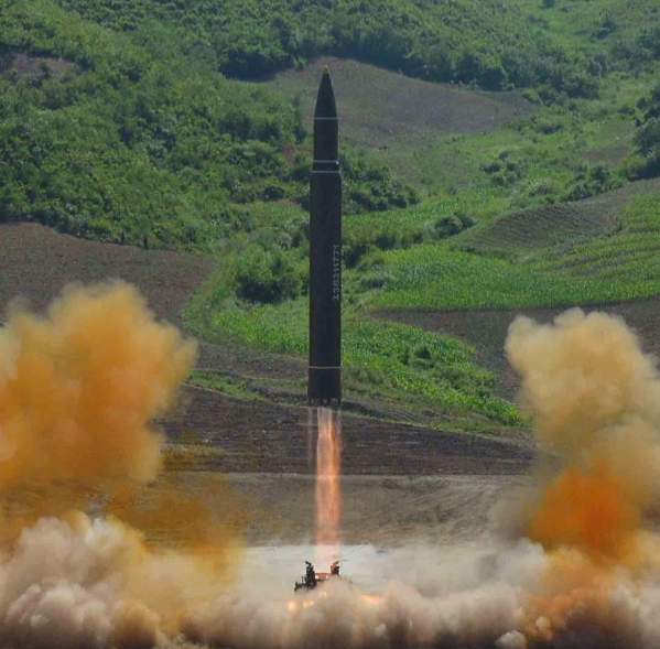 Dot pha lon ve cong nghe nhung Hwasong-15 kho de doa duoc My hinh anh