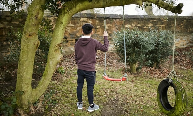 Chinh phu Anh bi len an vi truc xuat nguoi Viet bi ban sang lam no le hinh anh