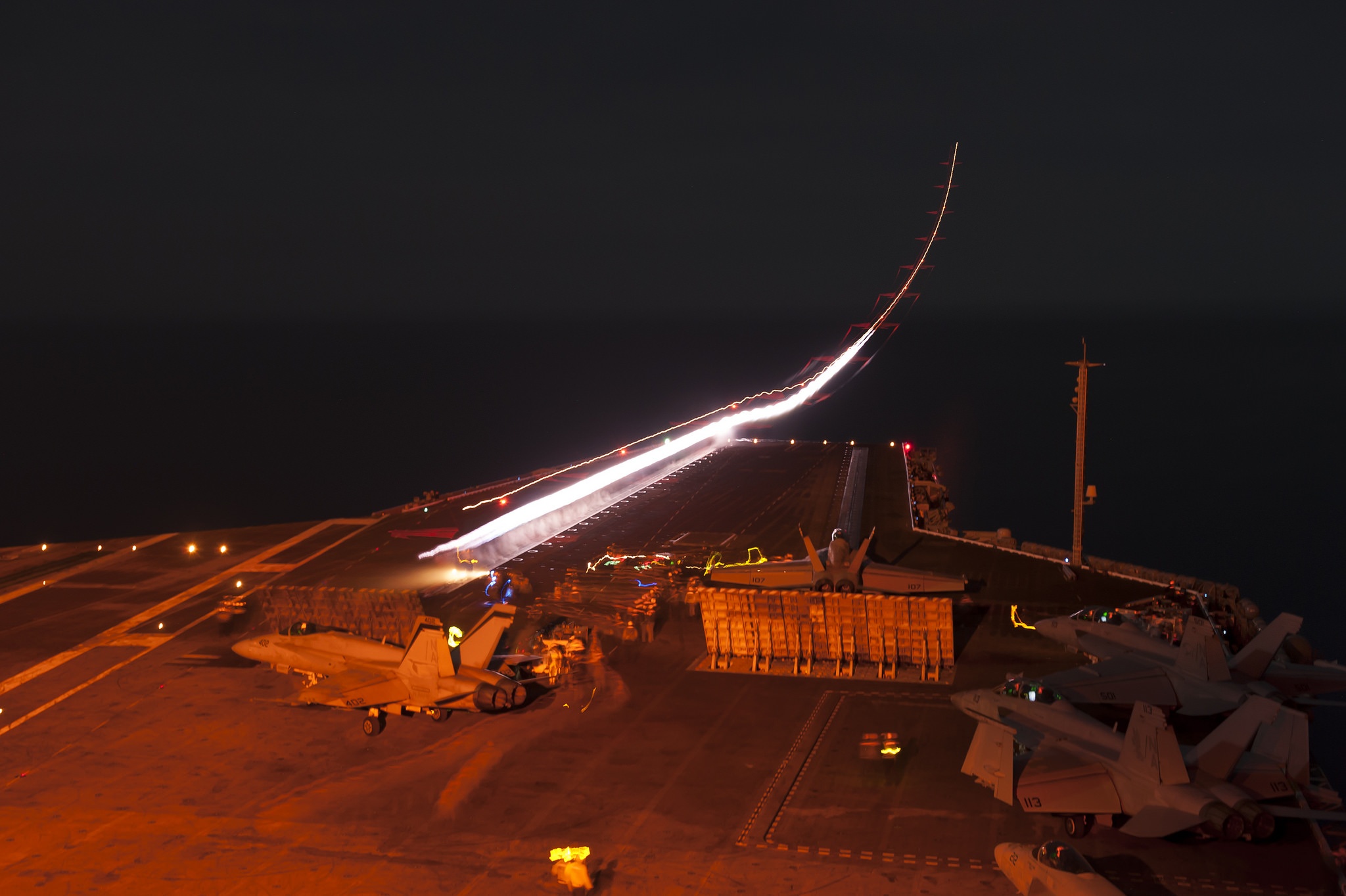 Tàu sân bay Mỹ thăm Việt Nam ảnh 9 Tau san bay My tham Viet Nam anh 9