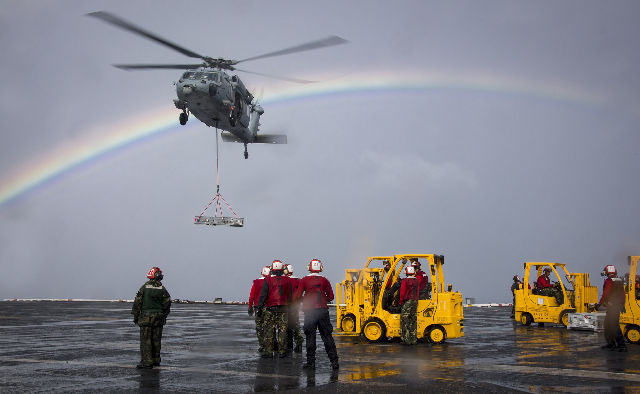 Tàu sân bay Mỹ thăm Việt Nam ảnh 8 Tau san bay My tham Viet Nam anh 8