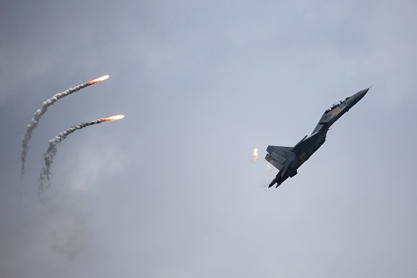 Chien dau co cac nuoc tro tai nhao lon tai Singapore Airshow hinh anh