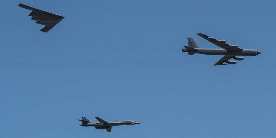 Quái vật ném bom B-2 ảnh 11 Quai vat nem bom B-2 anh 11