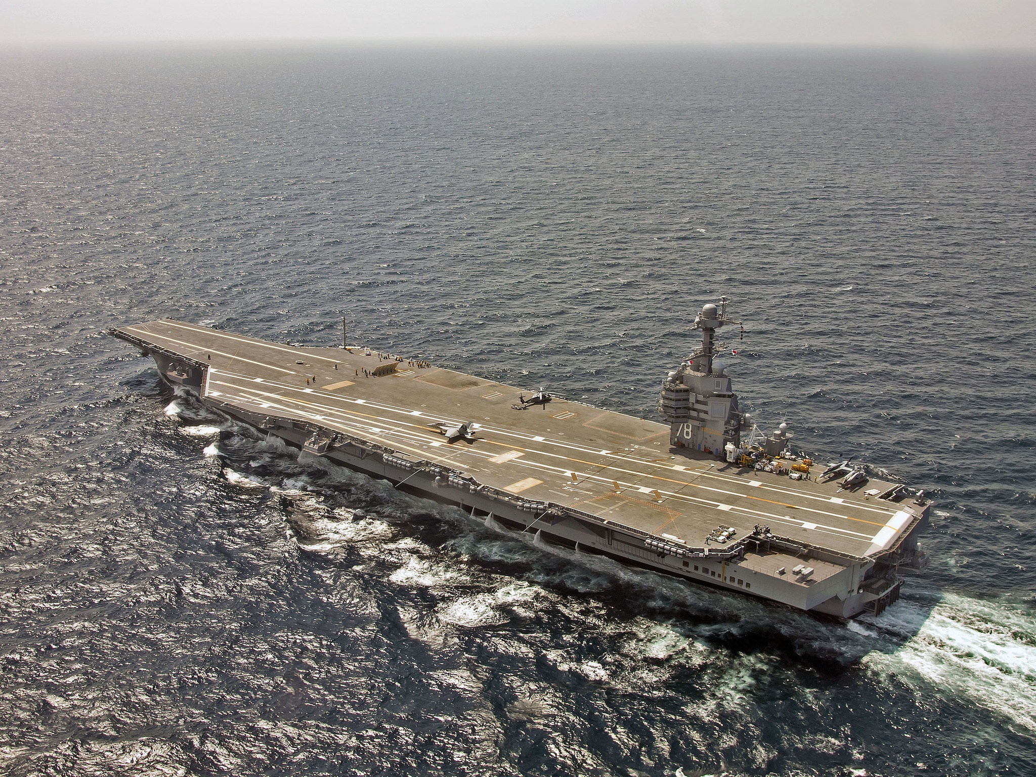 Tau san bay My tham Viet Nam anh 3