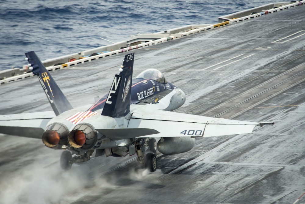 Tau san bay Carl Vinson tham Viet Nam anh 2