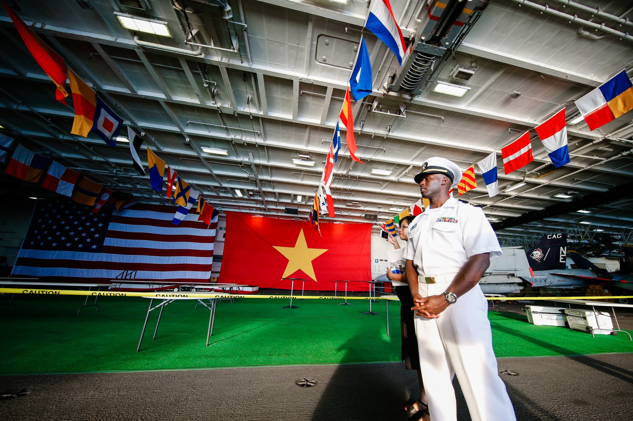 Tau san bay Carl Vinson tham Viet Nam anh 2