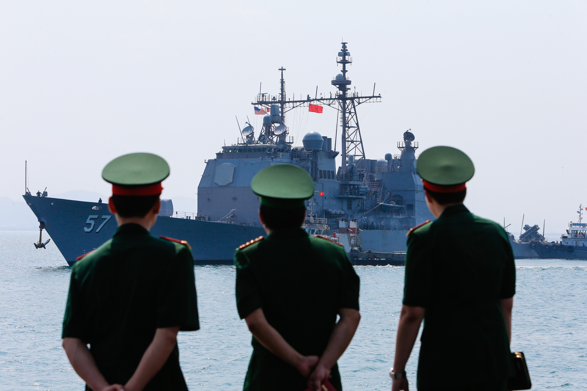 Tau san bay My tham Viet Nam anh 1