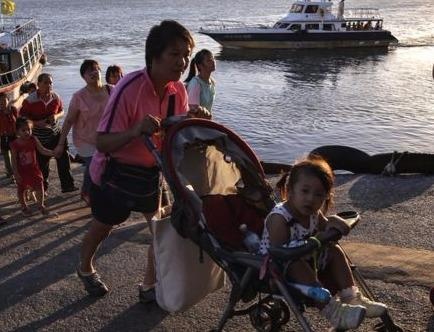 Hang nghin nguoi phai so tan de tranh sieu bao Nepartak hinh anh