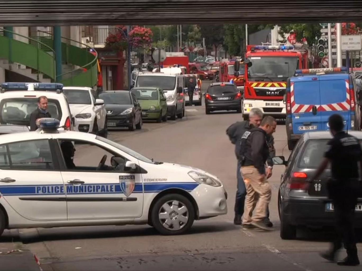 IS tan cong nha tho o Phap, 3 nguoi chet hinh anh