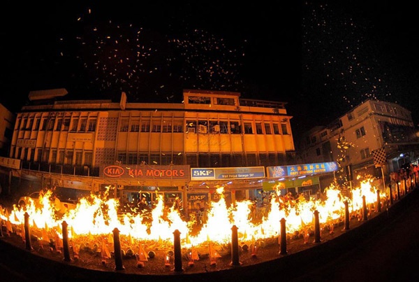 Phong tuc cac nuoc chau A trong thang le co hon anh 9