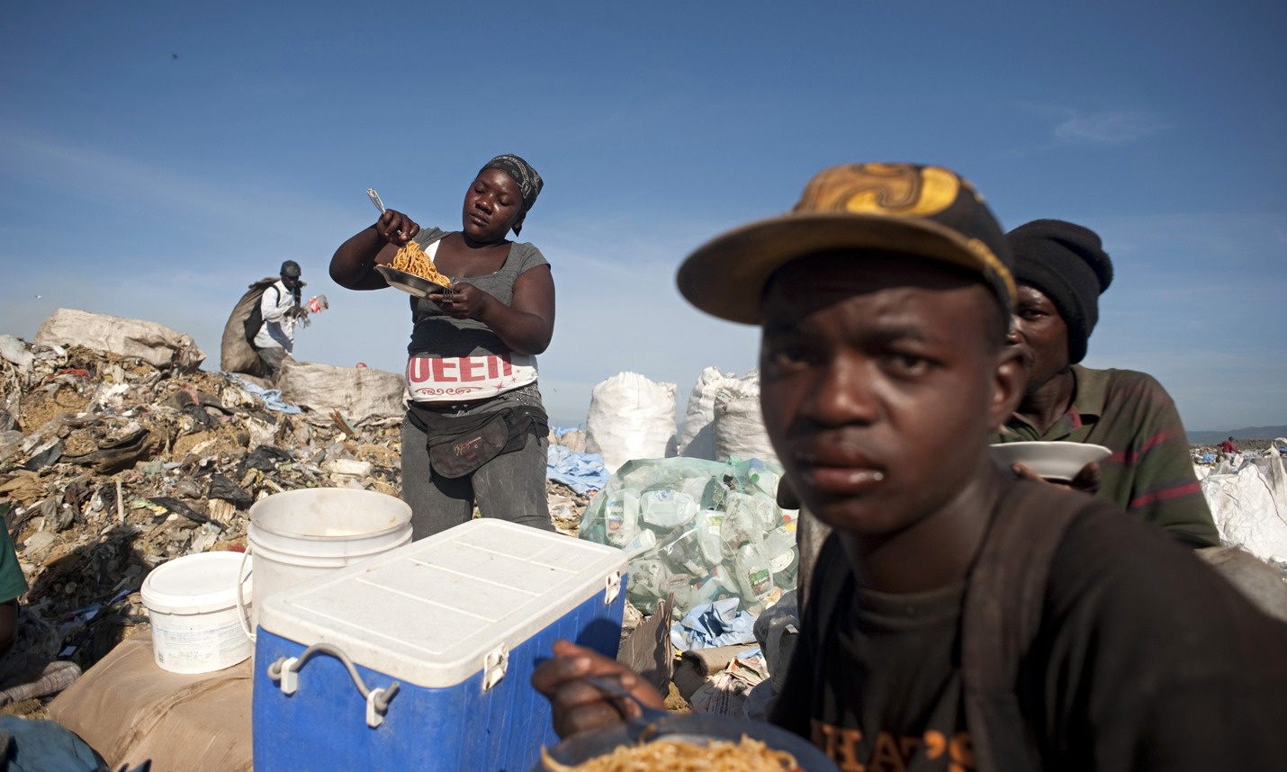 nhung bai rac khong lo nguy hiem nhat tren the gioi anh 6