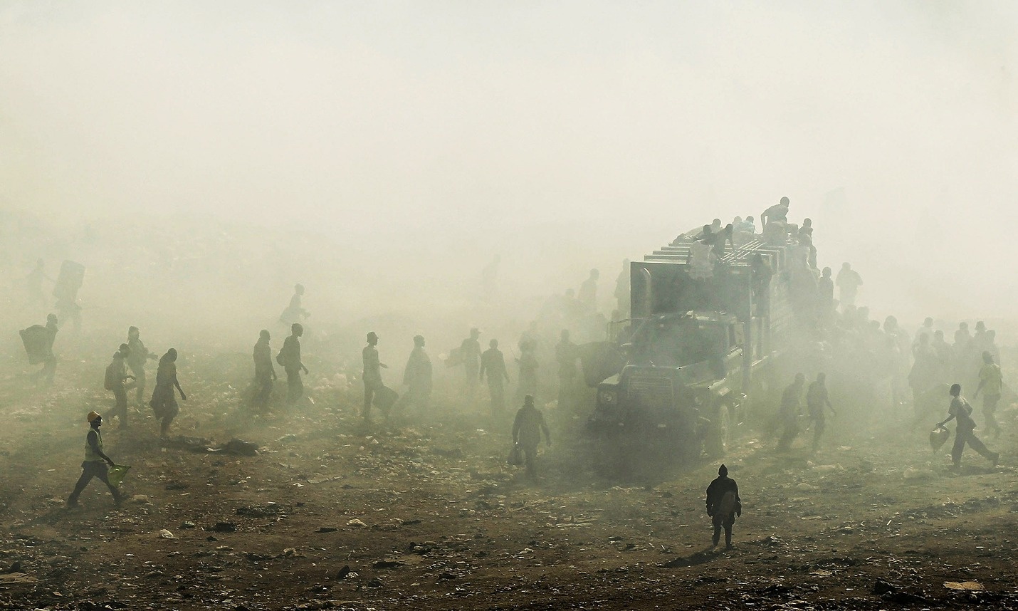 nhung bai rac khong lo nguy hiem nhat tren the gioi anh 8