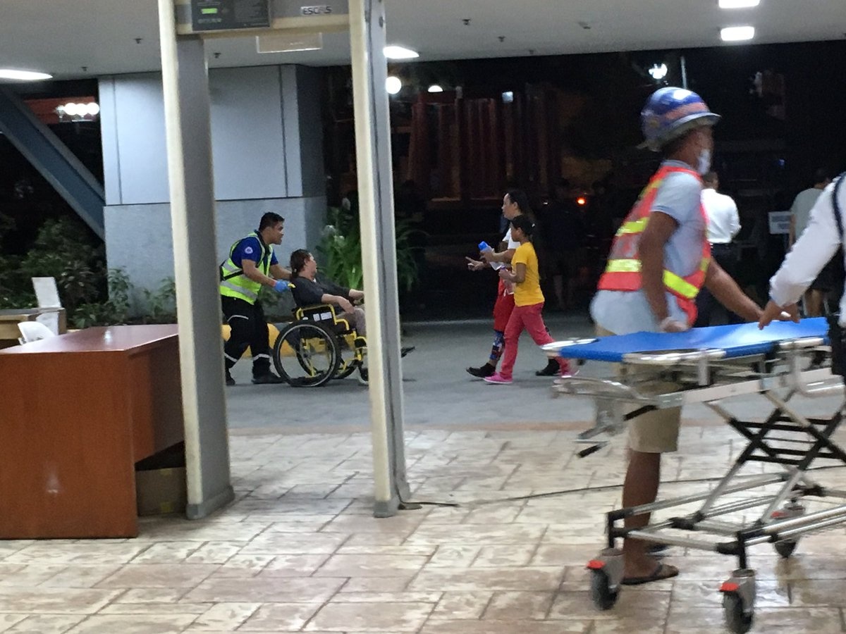 Hien truong vu no bom tai cho dem Philippines anh 9