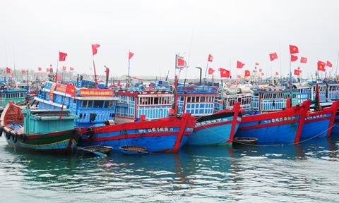 Dua 4 ngu dan Quang Ngai ket o Trung Quoc ve nuoc hinh anh