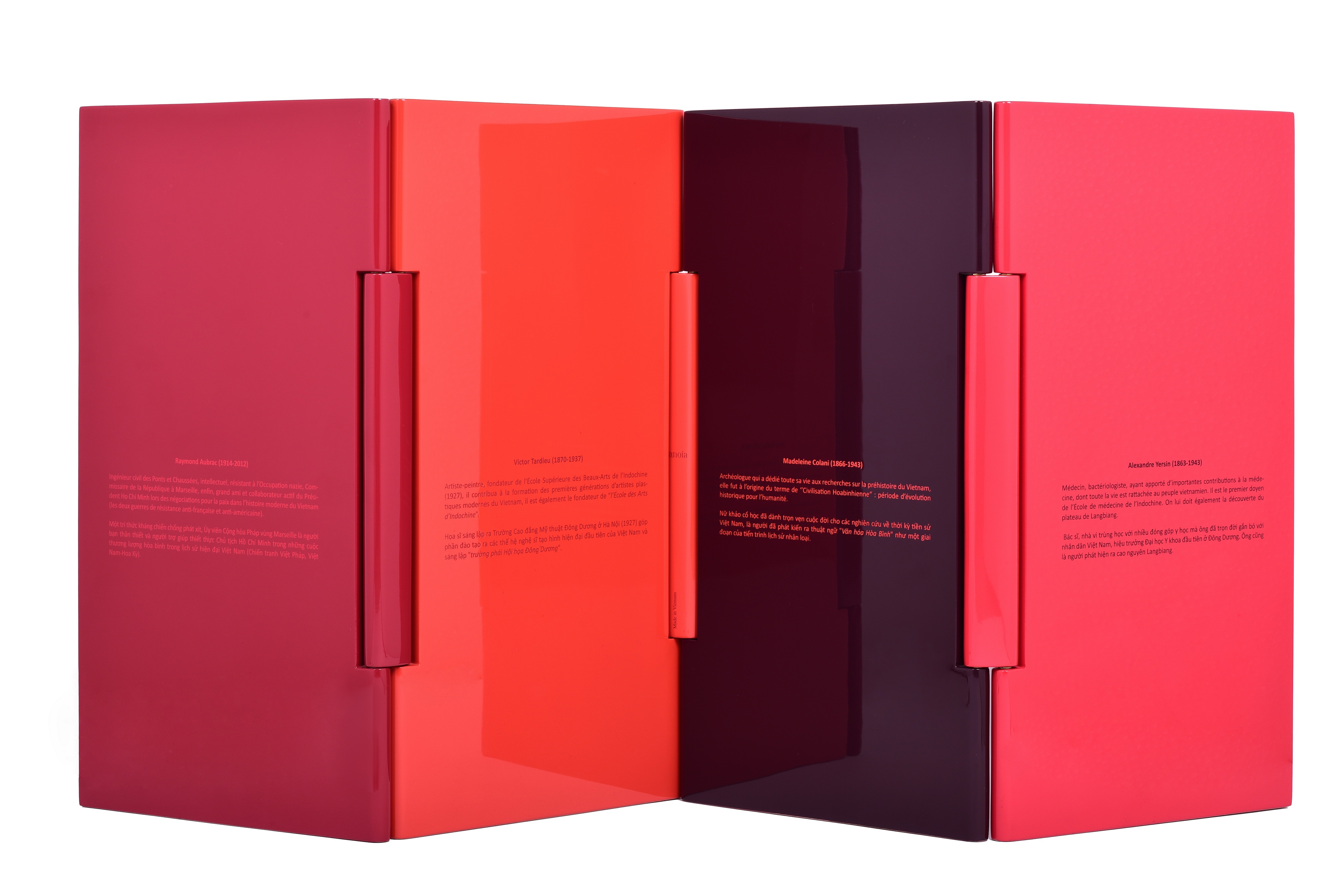 mon qua tang tong thong Phap Hollande anh 2