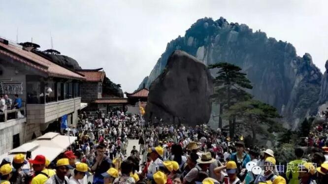 khu du lich Trung Quoc dong nghit nguoi anh 1