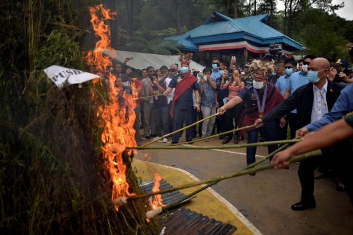 nguoi dan so len tieng ve chien dich chong ma tuy cua tong thong Philippines anh 1