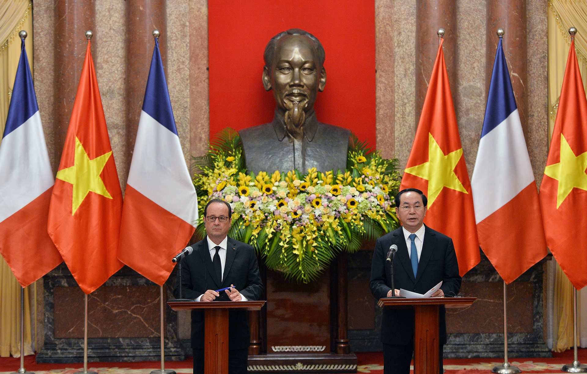 Tổng thống Pháp Francois Hollande thăm Việt Nam ảnh 9 Tong thong Phap Francois Hollande tham Viet Nam anh 9