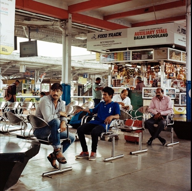 cuoc song cua moi tang lop An Do goi gon trong nhung toa tau hoa anh 9