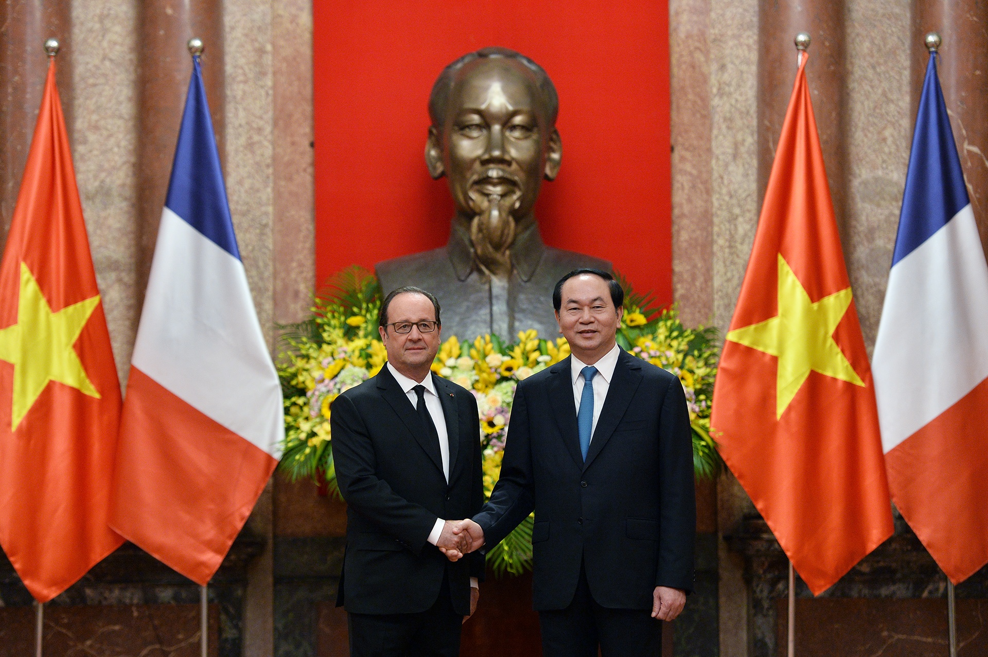 Tổng thống Pháp Francois Hollande thăm Việt Nam ảnh 6 Tong thong Phap Francois Hollande tham Viet Nam anh 6