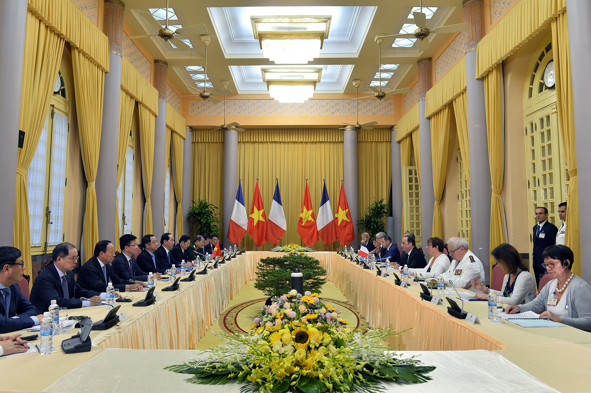 Tổng thống Pháp Francois Hollande thăm Việt Nam ảnh 7 Tong thong Phap Francois Hollande tham Viet Nam anh 7