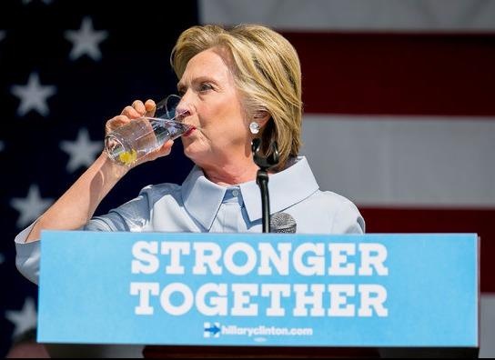 Ba Clinton ho khong ngung nghi, do loi 'di ung Trump' hinh anh