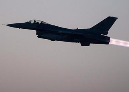 Chien dau co Nga ap sat may bay My chi 3 met o Bien Den hinh anh