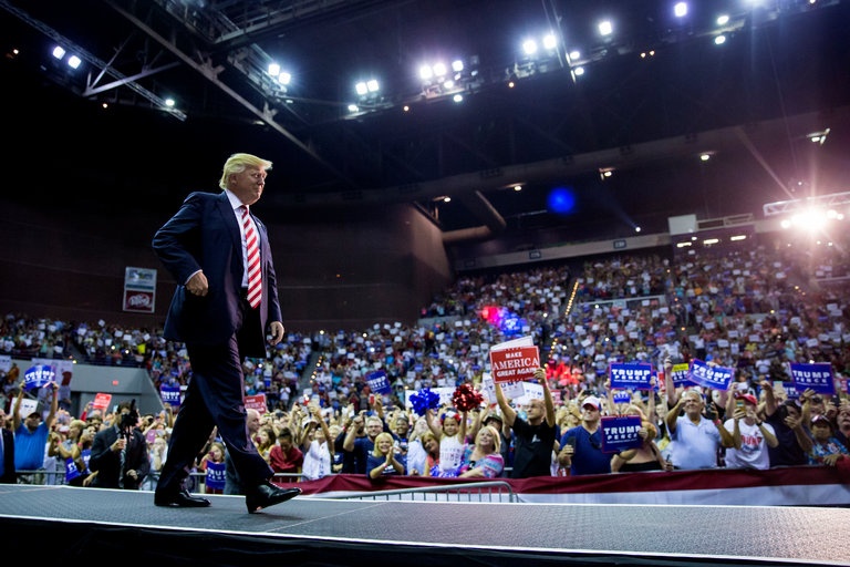 Trump nói Clinton bắn một ai đó cũng không bị truy tố ảnh 1 Trump noi Clinton ban mot ai do cung khong bi truy to anh 1