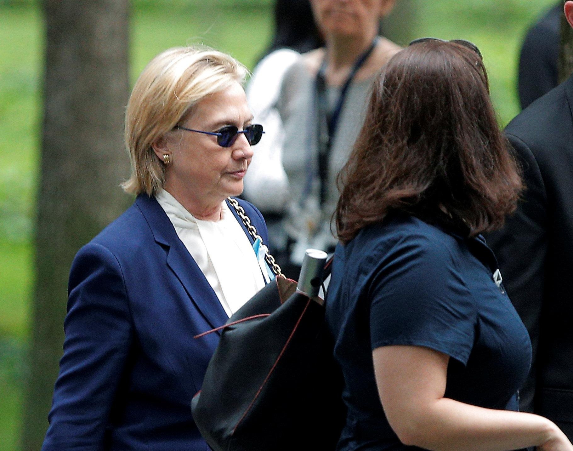 Ba Clinton ngat xiu vi viem phoi trong le tuong niem 11/9 hinh anh