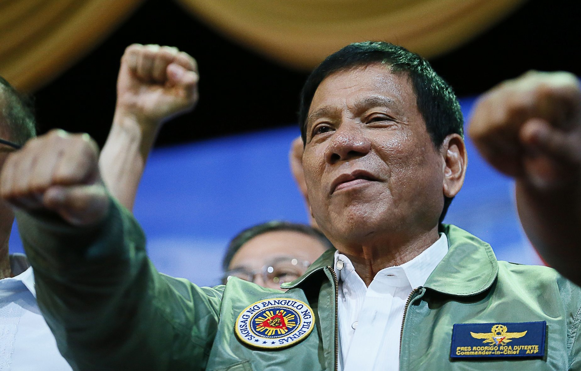 Cuu sat thu to Duterte sai giet 1.000 nguoi kieu giang ho hinh anh