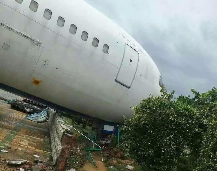 Sieu bao Meranti thoi dat may bay Boeing tai Trung Quoc hinh anh