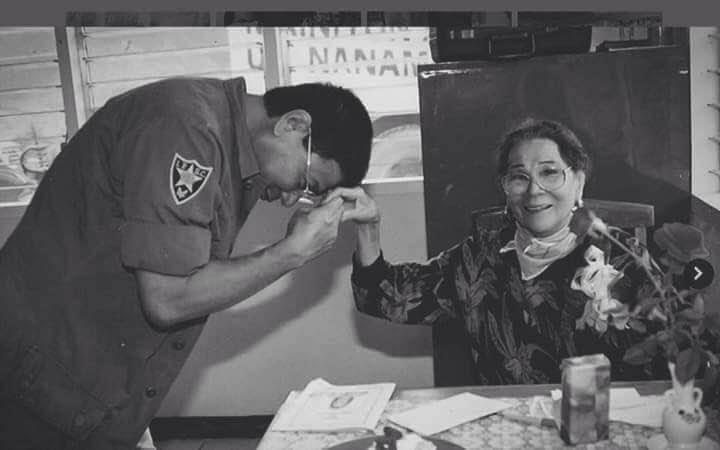 Tong thong Duterte khi con nho anh 4