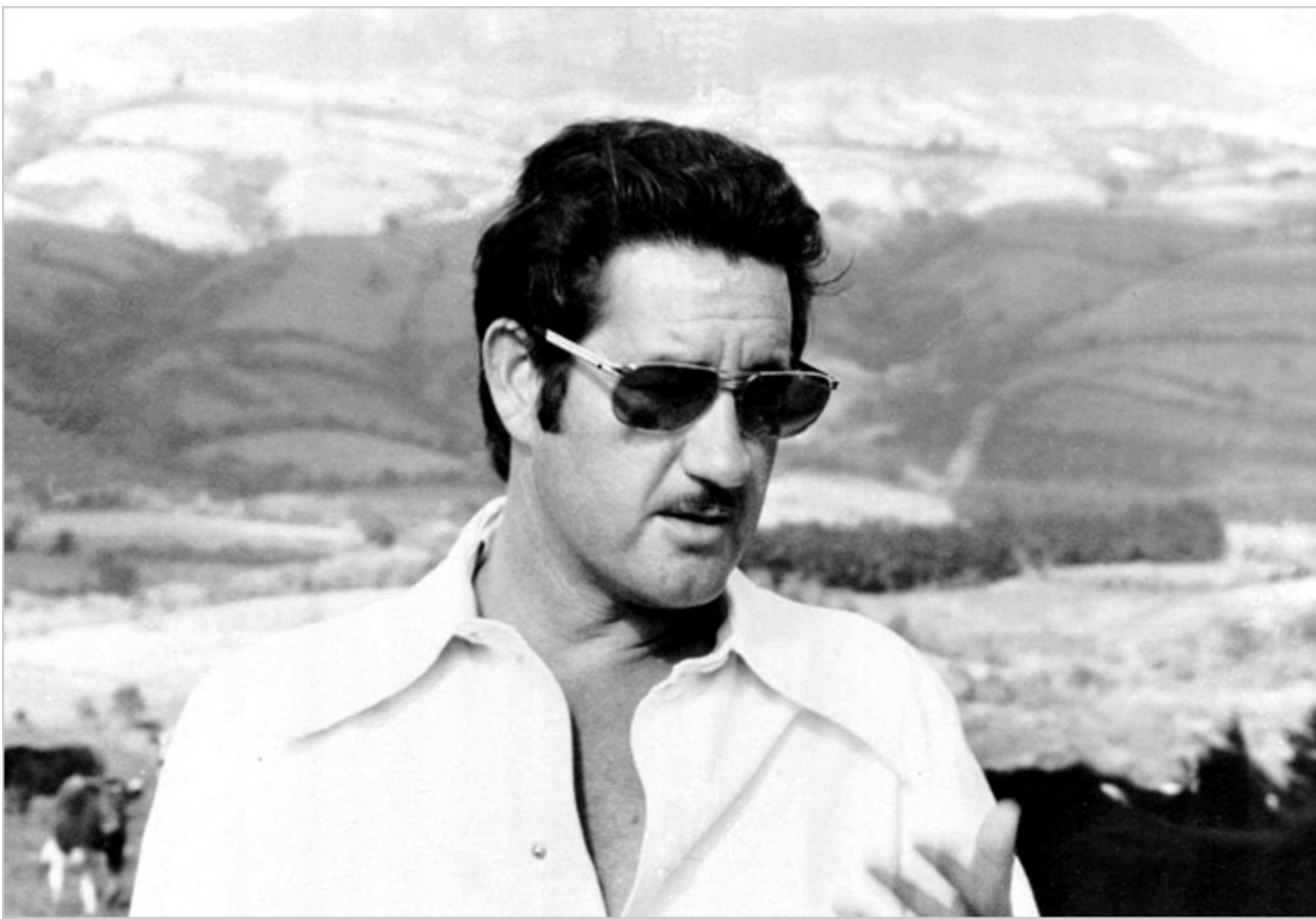 đại gia trốn nã ra nước ngoài ảnh 2 dai gia tron na ra nuoc ngoai anh 2