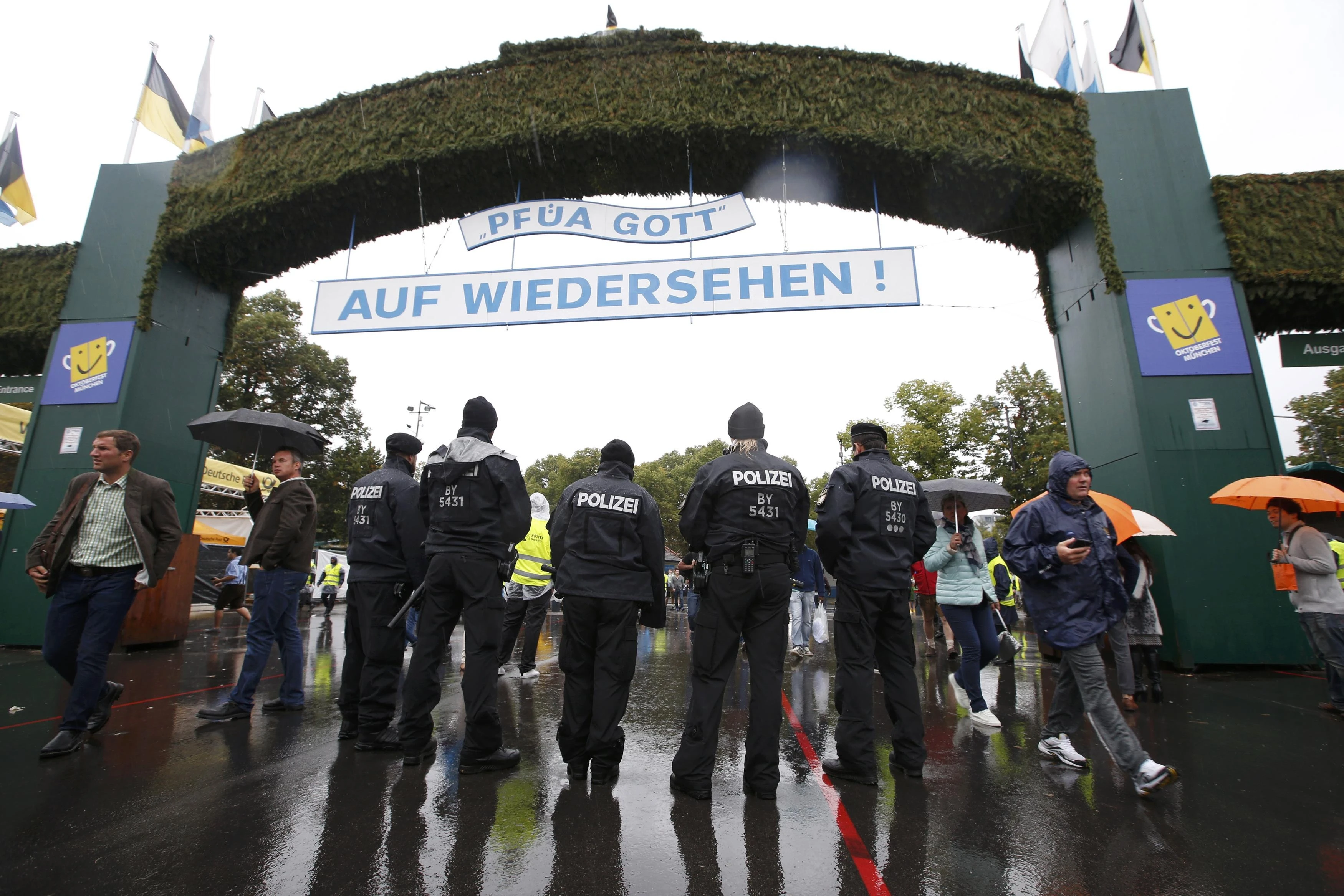 Khai mac le hoi Bia Duc Oktoberfes Duc 2016 anh 2